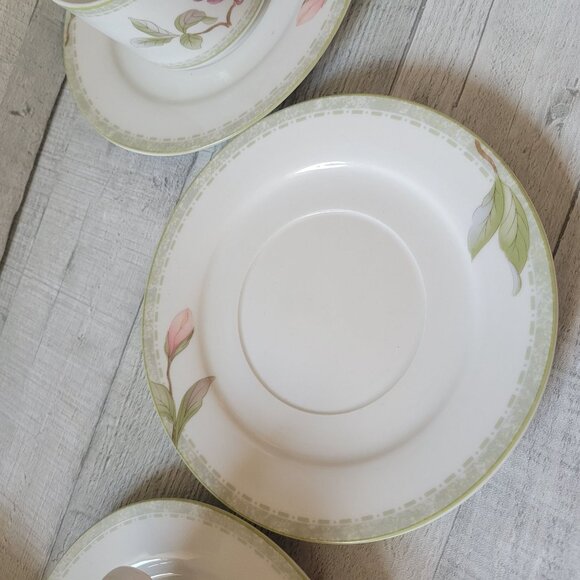 Oneida Pink Magnolia Teacup & Saucer Set - 4 Pcs - Fine China - Elegant Floral D - Picture 4 of 5